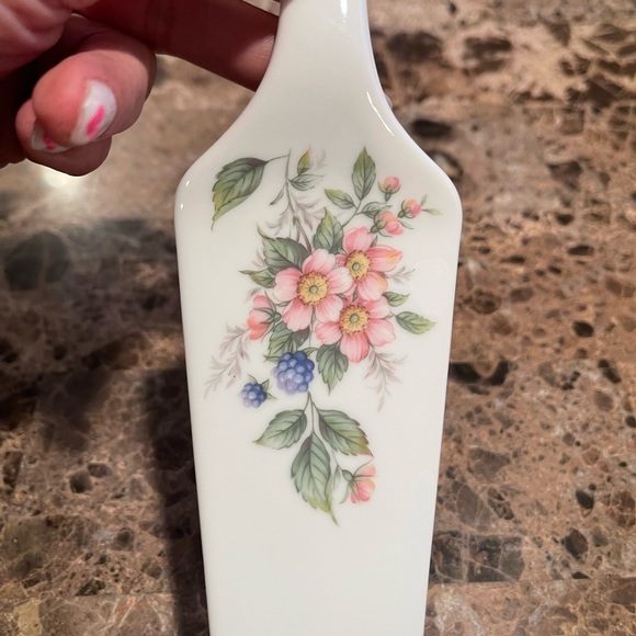 Vintage Andrea by Sadek Ceramic Floral Pie/Cake Server - Picture 2 of 4